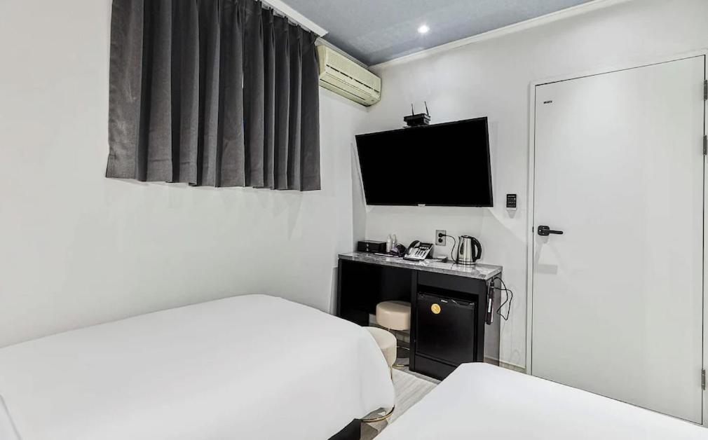 Wo Yongsan Station 3* Seul